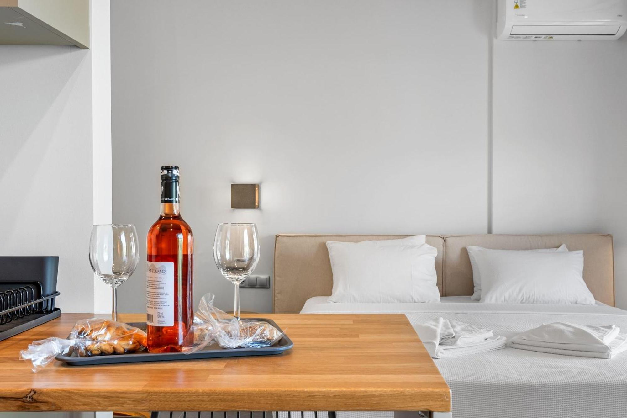 Blue Symphony Suites Apartments Nikiána Kültér fotó